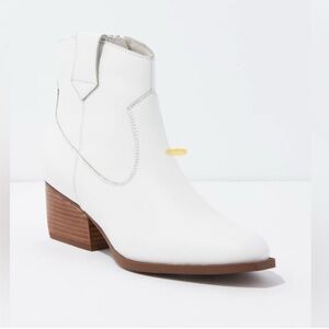 Seychelles White Leather Ankle Booties